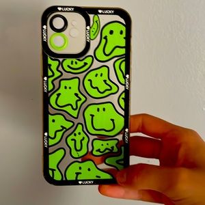 iPhone 12 green smiley case💚